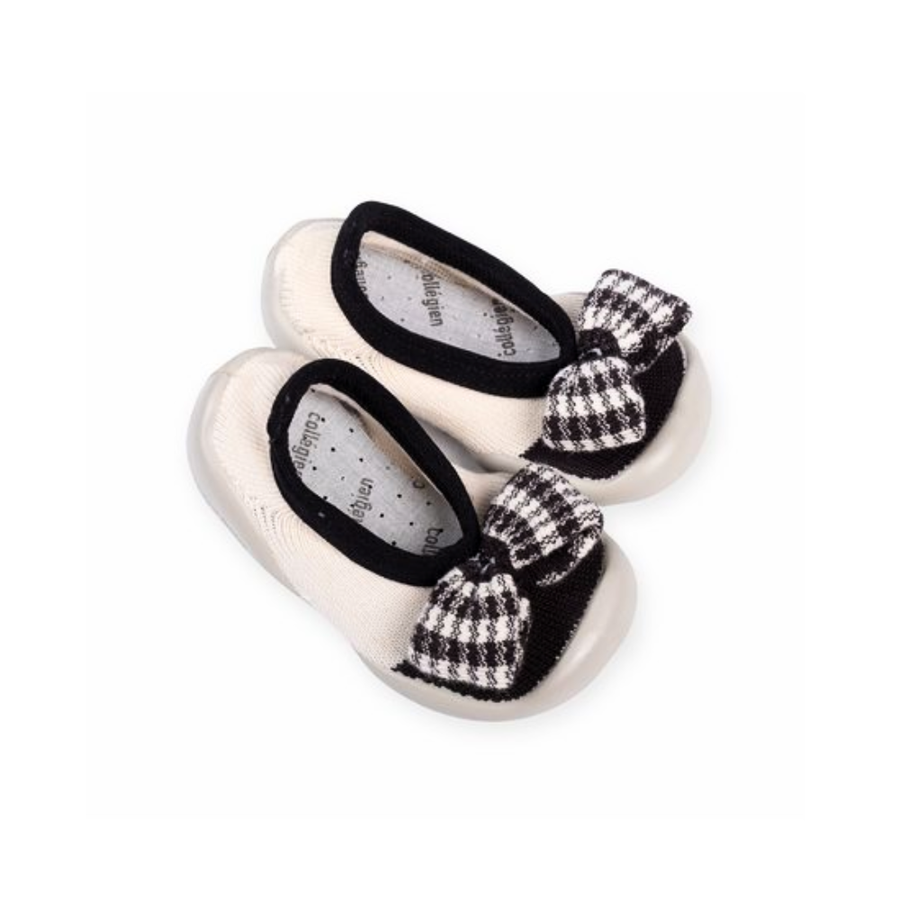 Collegien Chic with Gingham Bow Ballet-flats