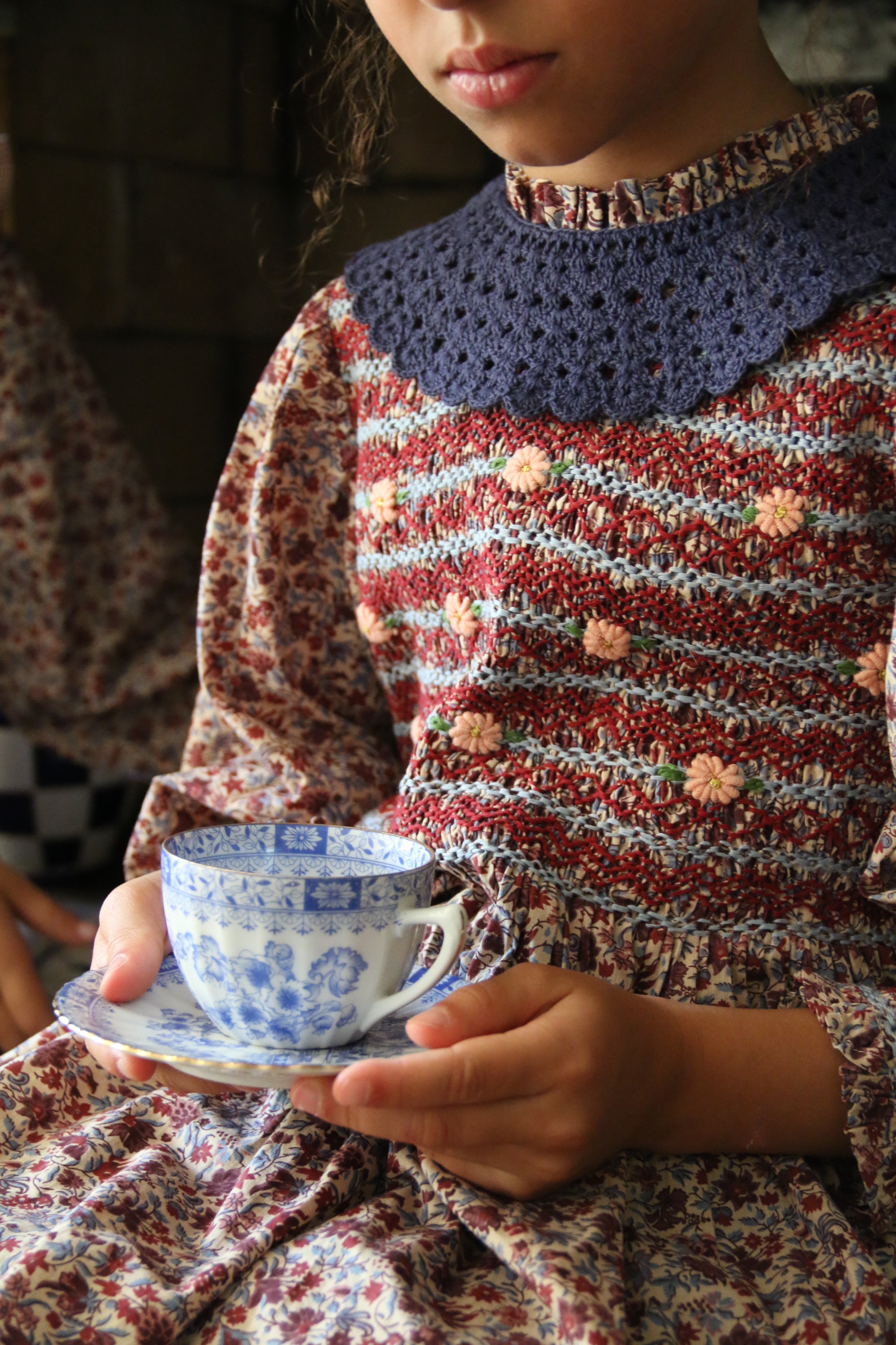 Bonjour Diary Handsmock blouse with collar Blue flower field print