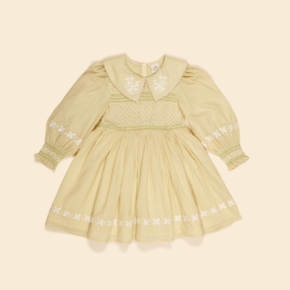 Apolina ワンピース 5-7Y 未使用品 美品 apolina kids Apolina ワンピース 5-7Y 未使用品 美品 apolina kids